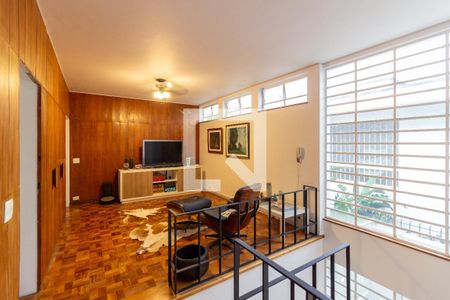 Casa à venda com 390m², 4 quartos e 4 vagas Casa à venda com 390m², 4 quartos e 4 vagasSala de TV 2