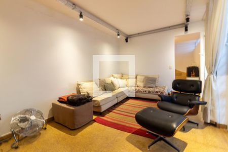 Sala de TV de casa à venda com 4 quartos, 390m² em Jardim das Bandeiras, São Paulo