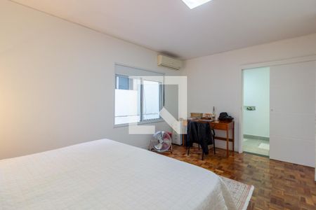 Casa à venda com 390m², 4 quartos e 4 vagas Casa à venda com 390m², 4 quartos e 4 vagasSuíte 1