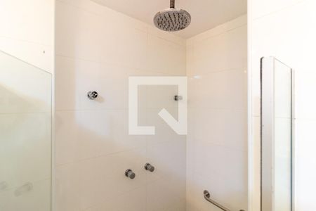 Casa à venda com 390m², 4 quartos e 4 vagas Casa à venda com 390m², 4 quartos e 4 vagasBanheiro da Suíte 2