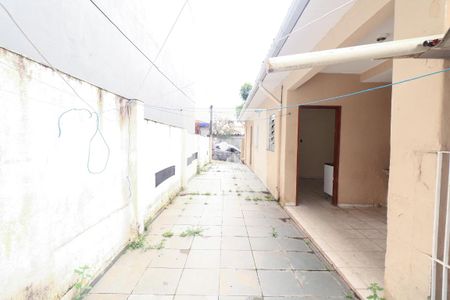 Casa à venda com 40m², 1 quarto e 3 vagas Casa à venda com 40m², 1 quarto e 3 vagasQuintal/Área de Serviço/Garagem