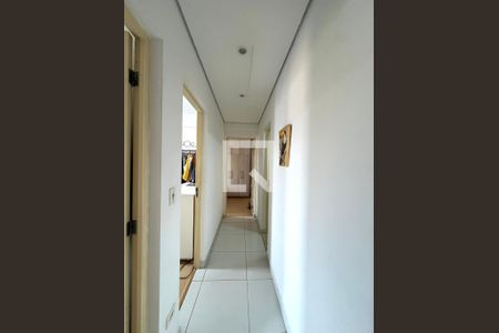 Corredor de apartamento à venda com 3 quartos, 70m² em Vila Mira, São Paulo