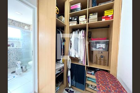 Apartamento à venda com 70m², 3 quartos e 2 vagasCloset da suíte