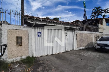 Casa à venda com 765m², 4 quartos e 5 vagasFachada e placa