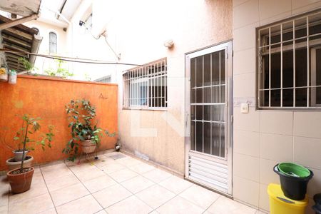 Casa à venda com 104m², 2 quartos e 1 vagaÁrea de Serviço