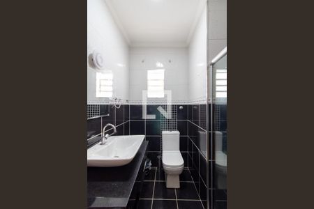 Casa à venda com 200m², 3 quartos e 2 vagas Casa à venda com 200m², 3 quartos e 2 vagasBanheiro