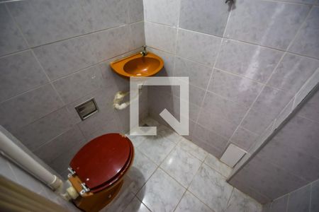 Casa de condomínio à venda com 70m², 2 quartos e 2 vagasBanheiro de Serviço