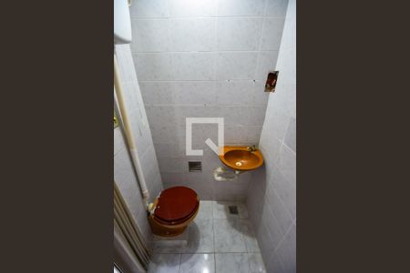 Casa de condomínio à venda com 70m², 2 quartos e 2 vagasBanheiro de Serviço