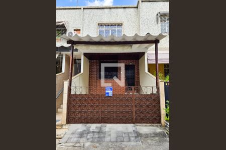 Casa de condomínio à venda com 70m², 2 quartos e 2 vagasFachada