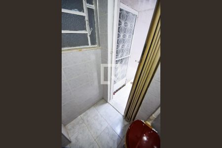 Casa de condomínio à venda com 70m², 2 quartos e 2 vagasBanheiro de Serviço