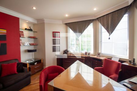 Casa para alugar com 762m², 7 quartos e 4 vagasEscritório