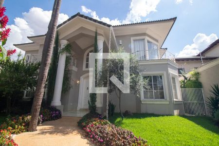 Casa para alugar com 762m², 7 quartos e 4 vagasFachada