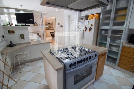 Casa para alugar com 762m², 7 quartos e 4 vagasCozinha