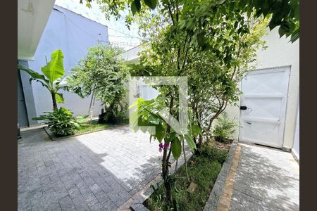 Casa à venda com 270m², 3 quartos e 6 vagasQuintal