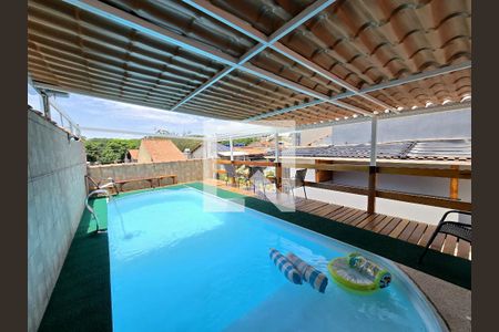 Casa à venda com 270m², 3 quartos e 6 vagasPiscina