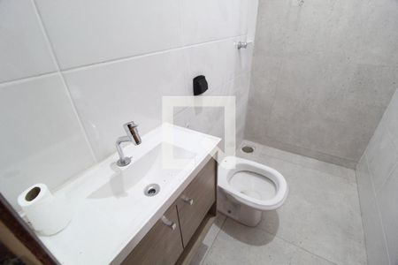 Banheiro Social de casa de condomínio para alugar com 2 quartos, 94m² em Minas Gerais, Uberlândia
