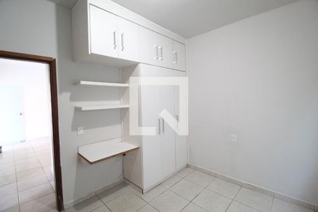 Quarto 1 de casa de condomínio para alugar com 2 quartos, 94m² em Minas Gerais, Uberlândia