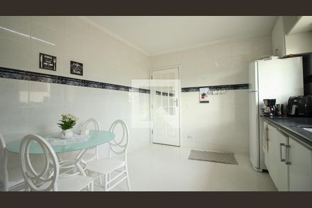Casa à venda com 300m², 4 quartos e 6 vagasCozinha