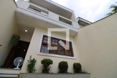 Casa à venda com 300m², 4 quartos e 6 vagasFachada