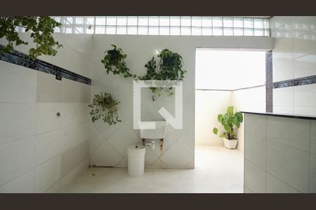 Casa à venda com 300m², 4 quartos e 6 vagasÁrea de Serviço