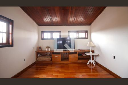 Casa à venda com 300m², 4 quartos e 6 vagasSala de TV