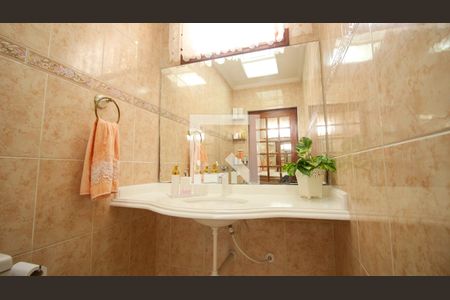 Casa à venda com 300m², 4 quartos e 6 vagasLavabo