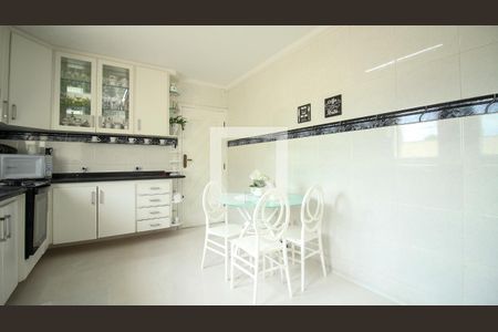 Casa à venda com 300m², 4 quartos e 6 vagasCozinha