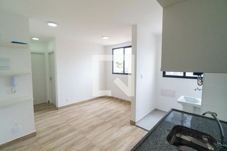 Apartamento à venda com 40m², 2 quartos e sem vaga Apartamento à venda com 40m², 2 quartos e sem vagaCozinha e Área de Serviço