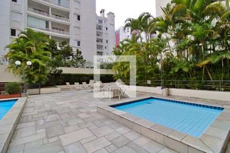 Apartamento à venda com 140m², 2 quartos e 3 vagas Apartamento à venda com 140m², 2 quartos e 3 vagasÁrea comum - Piscina