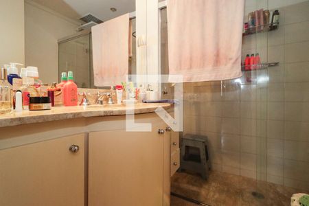Banheiro de apartamento à venda com 2 quartos, 140m² em Real Parque, São Paulo