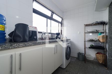 Apartamento à venda com 140m², 2 quartos e 3 vagas Apartamento à venda com 140m², 2 quartos e 3 vagasÁrea de Serviço