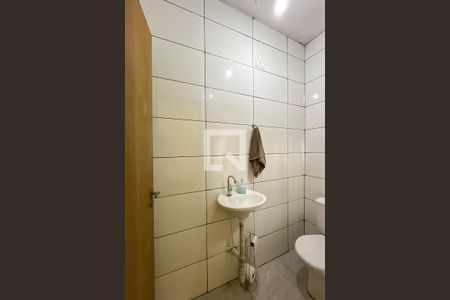 Casa à venda com 142m², 3 quartos e 4 vagas Casa à venda com 142m², 3 quartos e 4 vagasBanheiro de Serviço 2