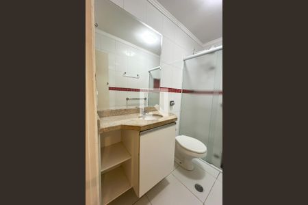 Casa à venda com 142m², 3 quartos e 4 vagas Casa à venda com 142m², 3 quartos e 4 vagasBanheiro Corredor