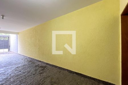 Casa à venda com 142m², 3 quartos e 4 vagas Casa à venda com 142m², 3 quartos e 4 vagasGaragem