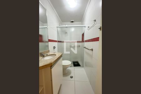 Casa à venda com 142m², 3 quartos e 4 vagas Casa à venda com 142m², 3 quartos e 4 vagasBanheiro Corredor