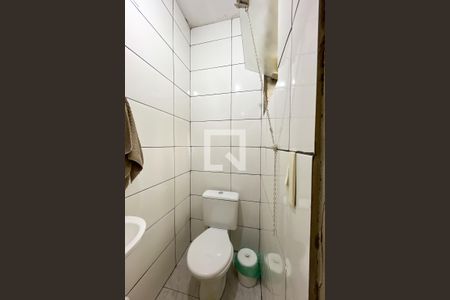 Casa à venda com 142m², 3 quartos e 4 vagas Casa à venda com 142m², 3 quartos e 4 vagasBanheiro de Serviço 2