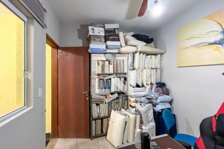 Casa à venda com 142m², 3 quartos e 4 vagas Casa à venda com 142m², 3 quartos e 4 vagasEscritório