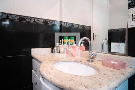 Casa à venda com 156m², 3 quartos e 4 vagas Casa à venda com 156m², 3 quartos e 4 vagasBanheiro 2