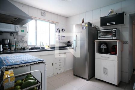 Casa à venda com 156m², 3 quartos e 4 vagas Casa à venda com 156m², 3 quartos e 4 vagasCozinha