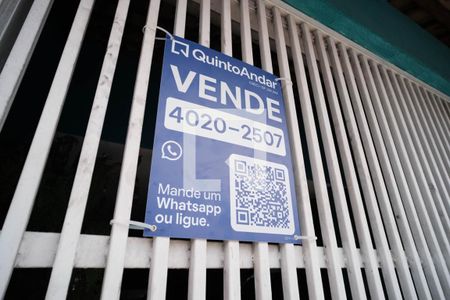 Casa à venda com 156m², 3 quartos e 4 vagas Casa à venda com 156m², 3 quartos e 4 vagasPlaca