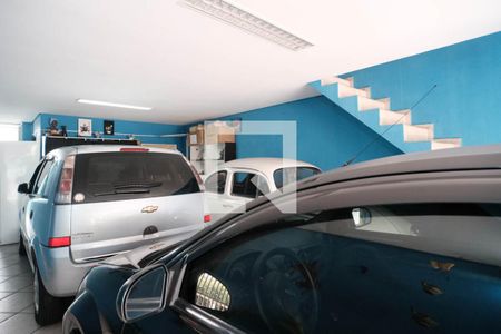 Casa à venda com 156m², 3 quartos e 4 vagas Casa à venda com 156m², 3 quartos e 4 vagasGaragem