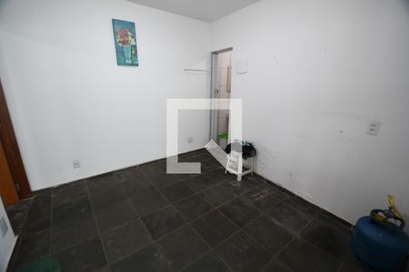 Casa à venda com 280m², 2 quartos e 2 vagasEdícula: Sala 3