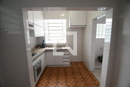 Casa à venda com 280m², 2 quartos e 2 vagasCozinha
