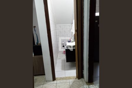 Casa à venda com 94m², 3 quartos e 2 vagasBanheiro