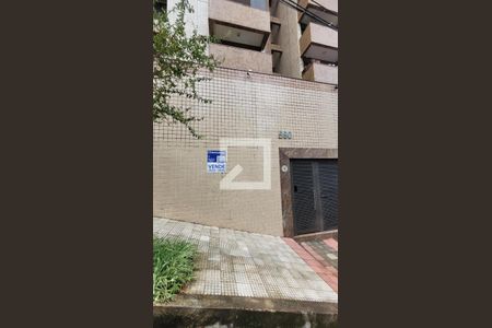 Plaquinha instalada de apartamento para alugar com 3 quartos, 90m² em Gutierrez, Belo Horizonte