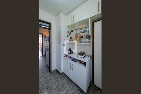 Apartamento à venda com 90m², 3 quartos e 2 vagas Apartamento à venda com 90m², 3 quartos e 2 vagasÁrea de serviço
