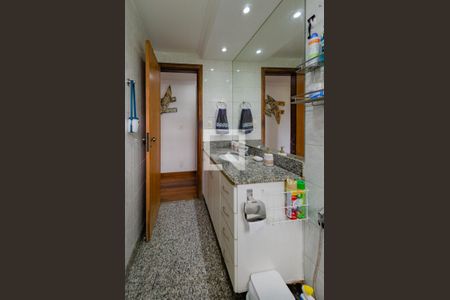 Apartamento à venda com 90m², 3 quartos e 2 vagas Apartamento à venda com 90m², 3 quartos e 2 vagasBanheiro