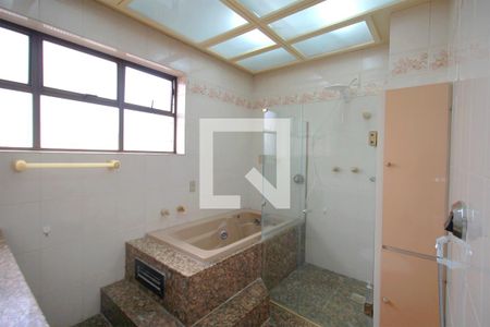 Apartamento à venda com 406m², 4 quartos e 3 vagasBanheiro da Suíte