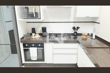 Casa à venda com 215m², 4 quartos e 3 vagasCozinha