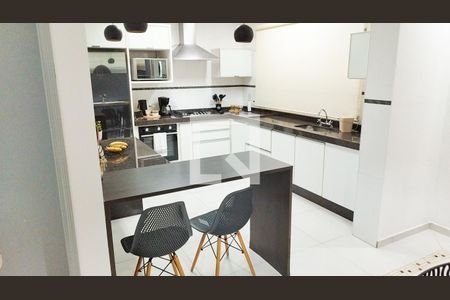 Casa à venda com 215m², 4 quartos e 3 vagasCozinha